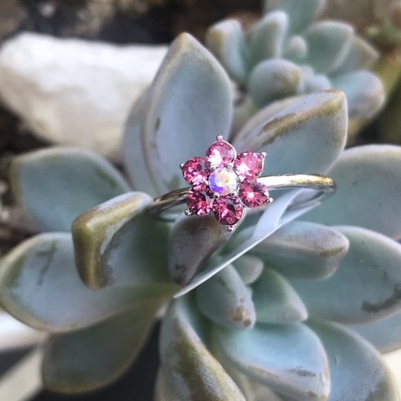 Jewel Flower Ring - Picture 1 of 13